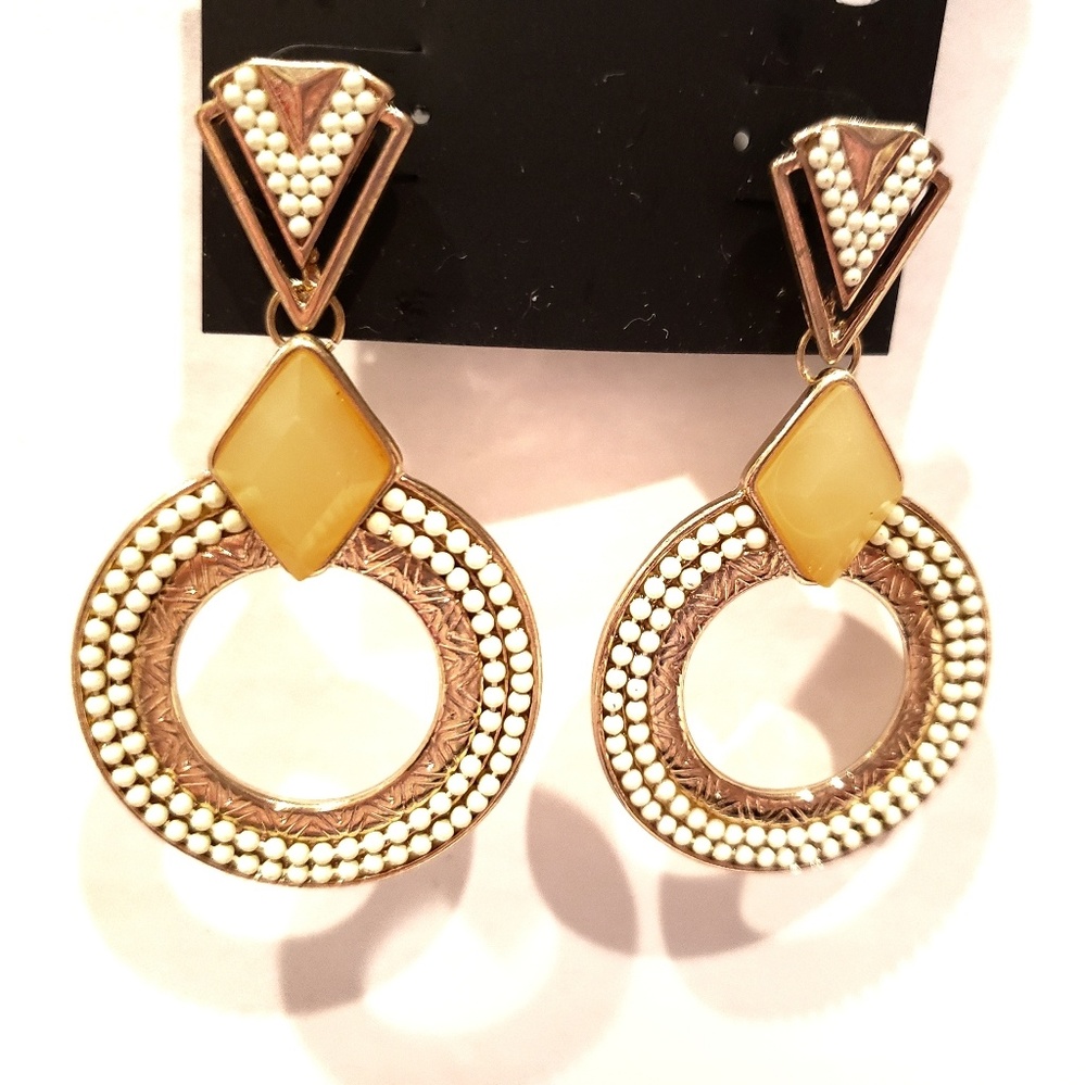 NWT 80's vibe dangle earrings